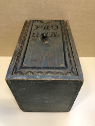 LÅDA, skjutlock, allmoge, original målat, ONS samt daterad 1827.