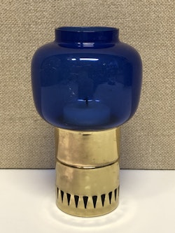 HANS- AGNE JAKOBSSON. Ljuslykta, glas/mässing, 1960/70-tal.