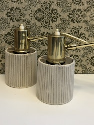 VÄGGLAMPOR, ett par, typ 450, mässing/teak/textil, Möller Armatur Eskilstuna, 1950/60-tal.
