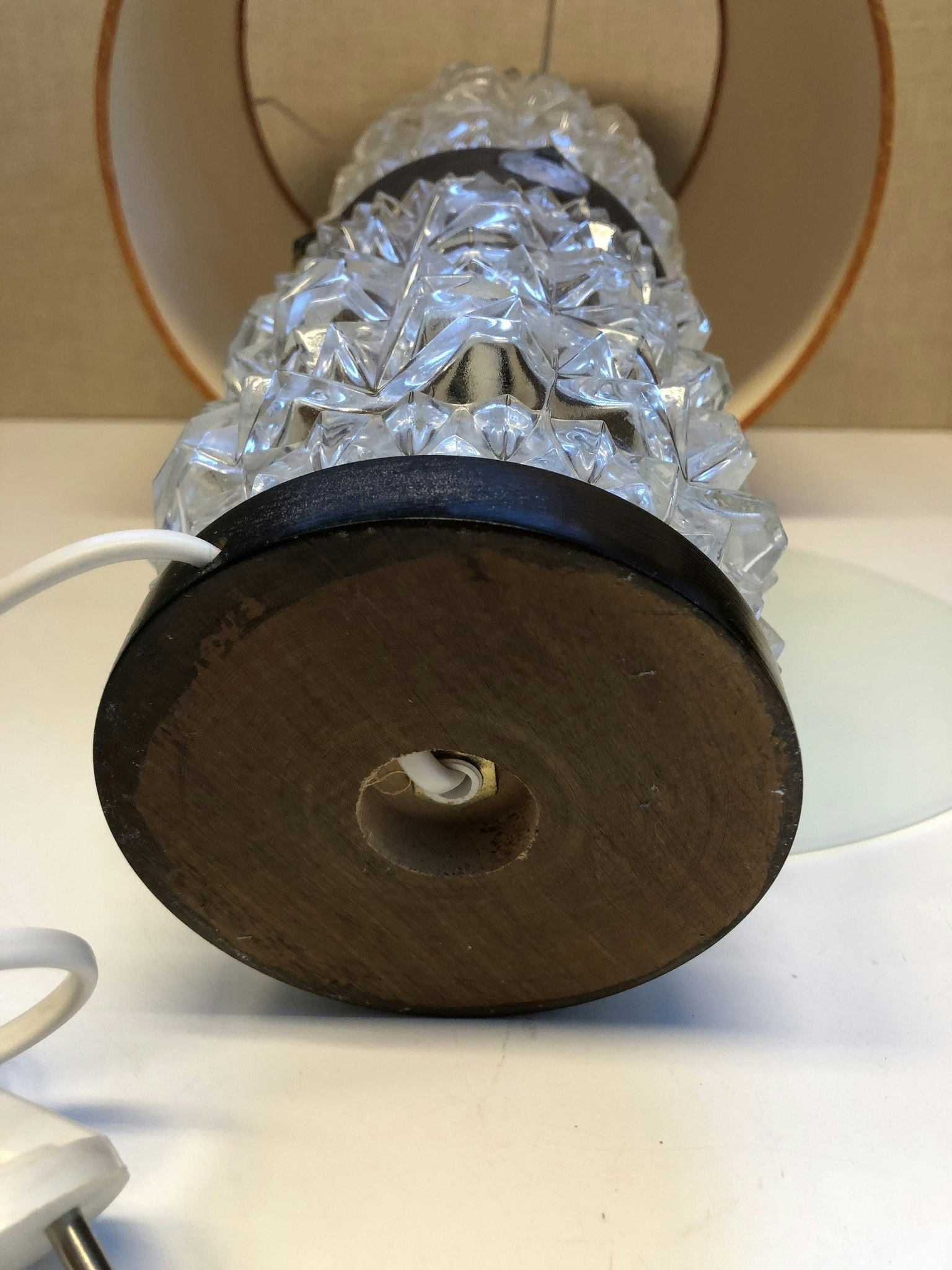 TABLE LAMP, wood/glass, 1960s/70s.