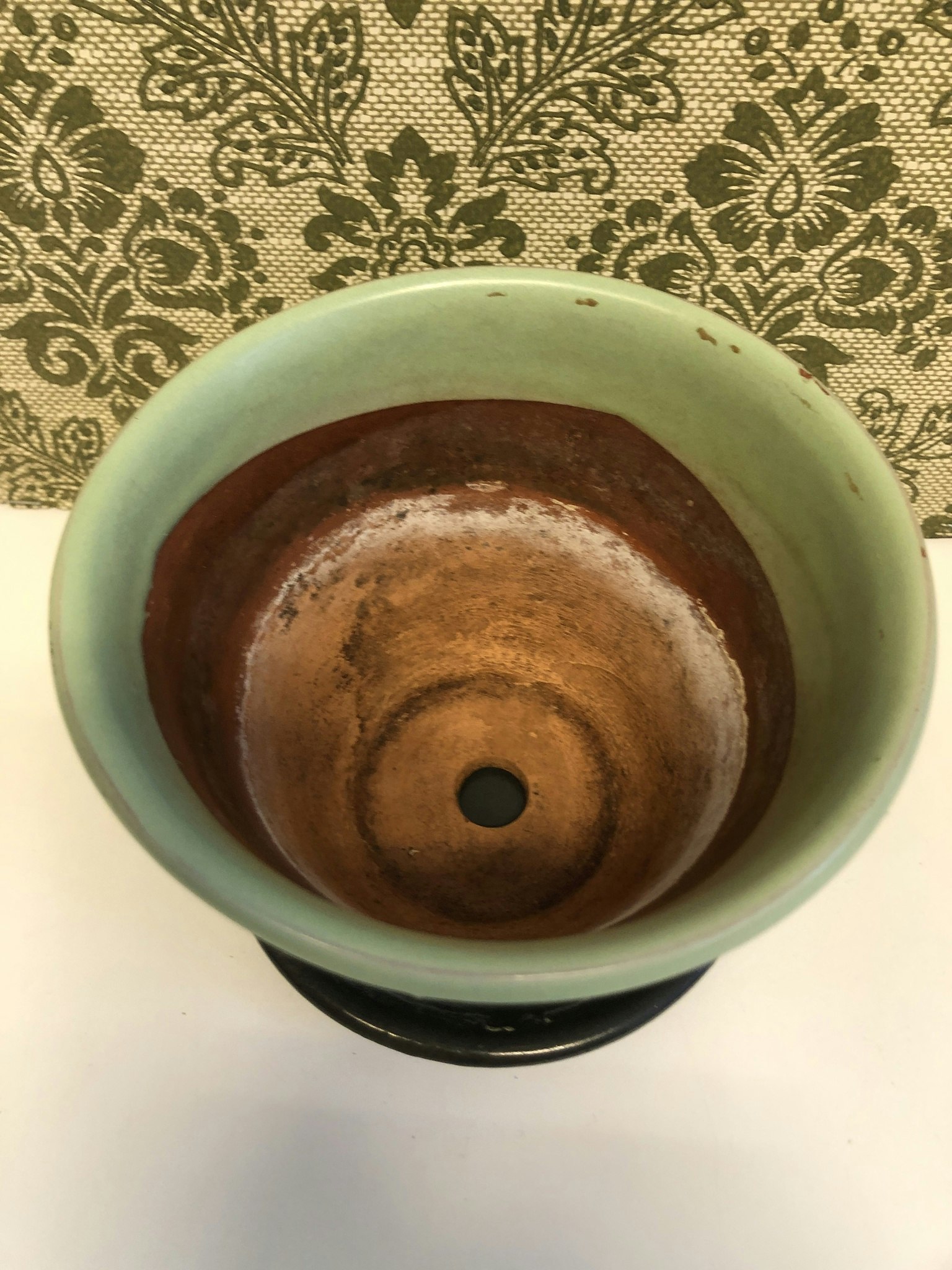 BLOMKRUKA MED FAT, keramik, "1049", Uppsala-Ekeby, 1900-talets mitt.