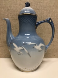 COFFEE POT, porcelain, "The Seagull", Fanny Garde, Bing & Grondahl, Denmark.