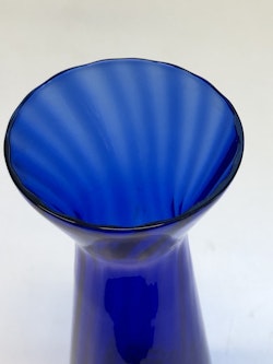 HYACINTVAS, glas, Bergdala, Sweden.
