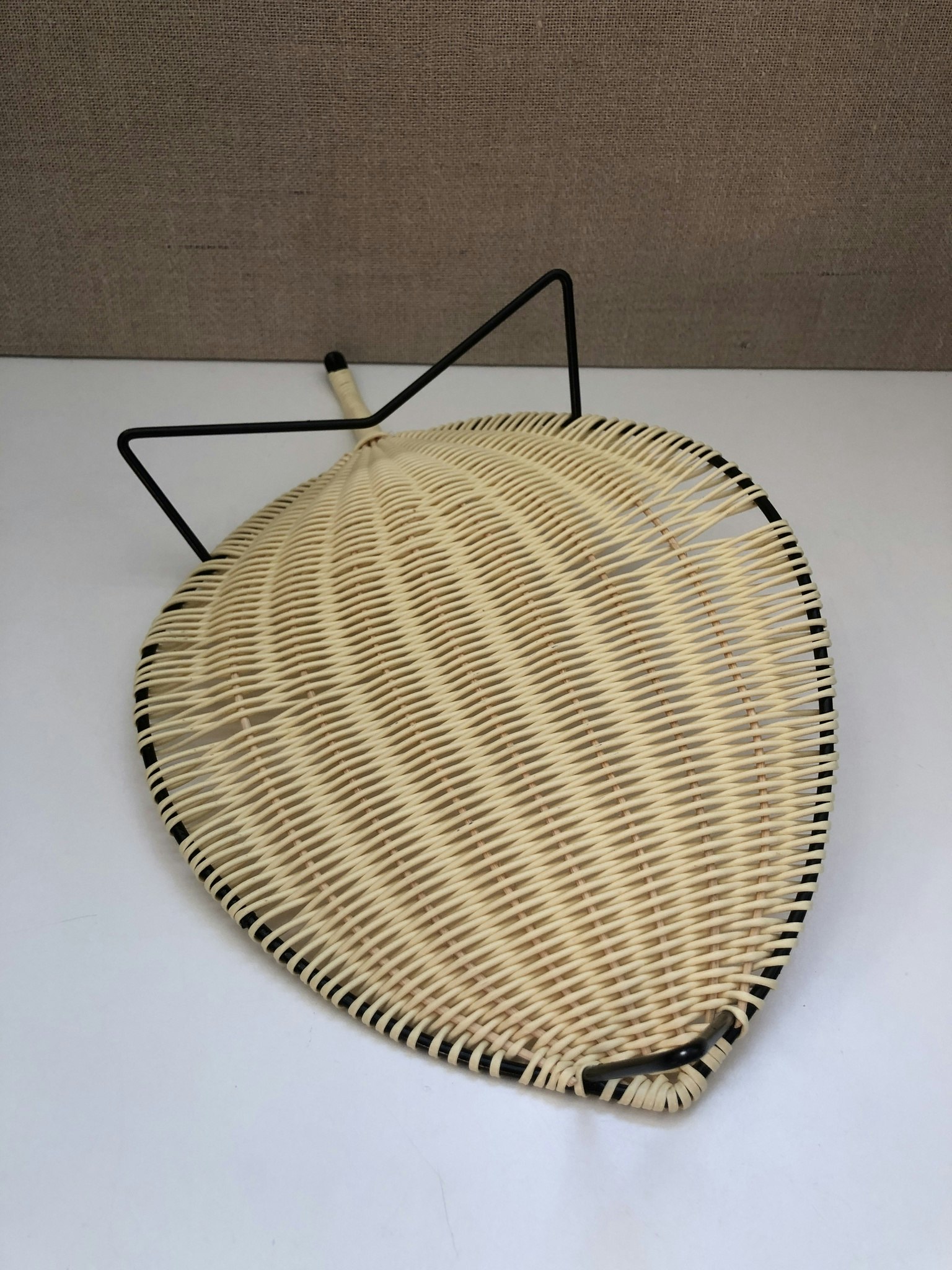 BREAD DISH, metal/plastic, 1950s/60s.