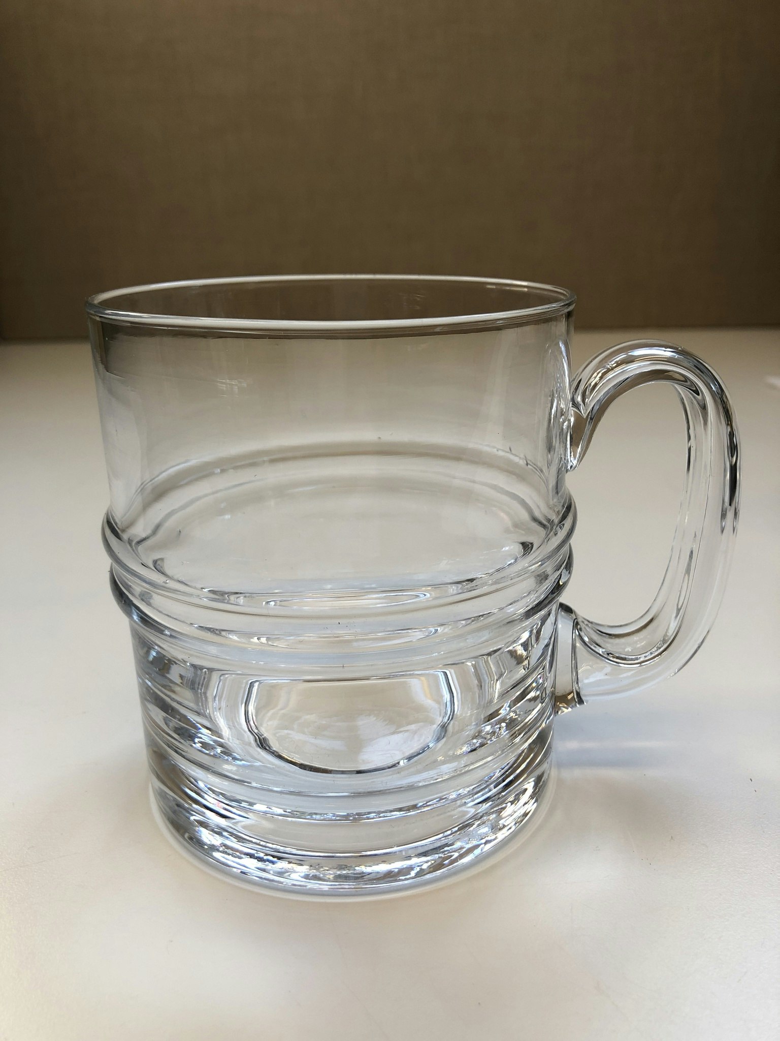 TIMO SARPANEVA. Ölsejdel, "Droppring", Pisaranrengas, Iittala, Finland.