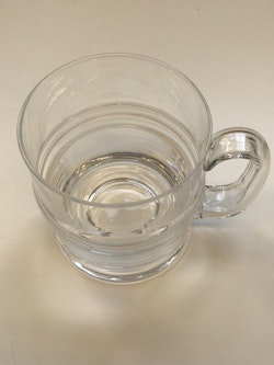 TIMO SARPANEVA. Ölsejdel, "Droppring", Pisaranrengas, Iittala, Finland.