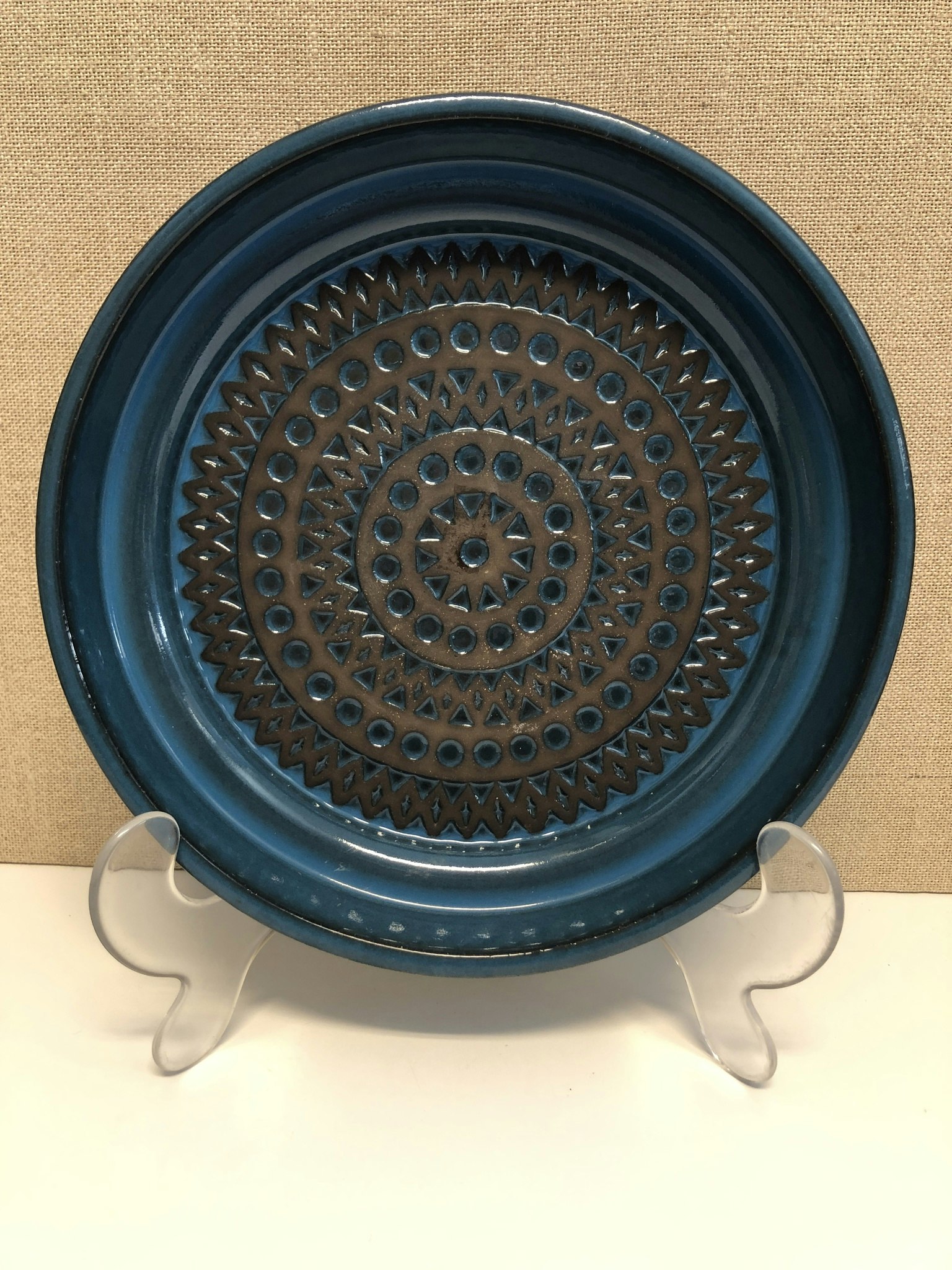 MARY SIMMULSON. Dish, ceramics, Uppsala Ekeby, 1960s/70s.