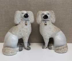 FIGURINER, ett par, porslin, hundar, Staffordshire, England, 1900-talets början.