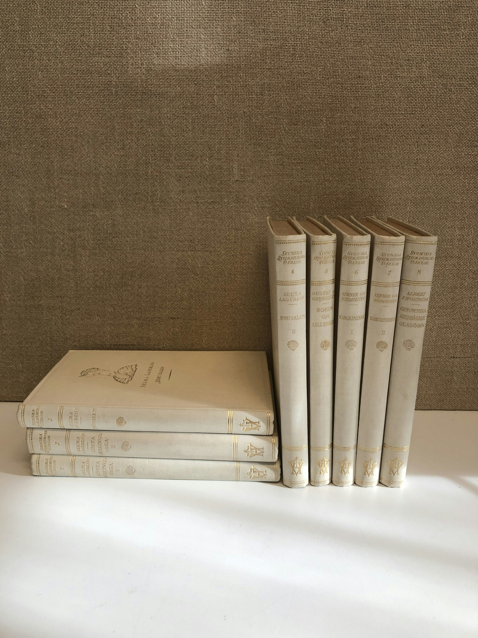 BOKBAND, 8 st. Svenska Litteraturens Pärlor, Åhlen & Holms boktryckeri, 1928.