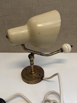 BERTIL BRISBORG. Vägglampa, mässing/metall, Nordiska Komaniet, 1940-tal.