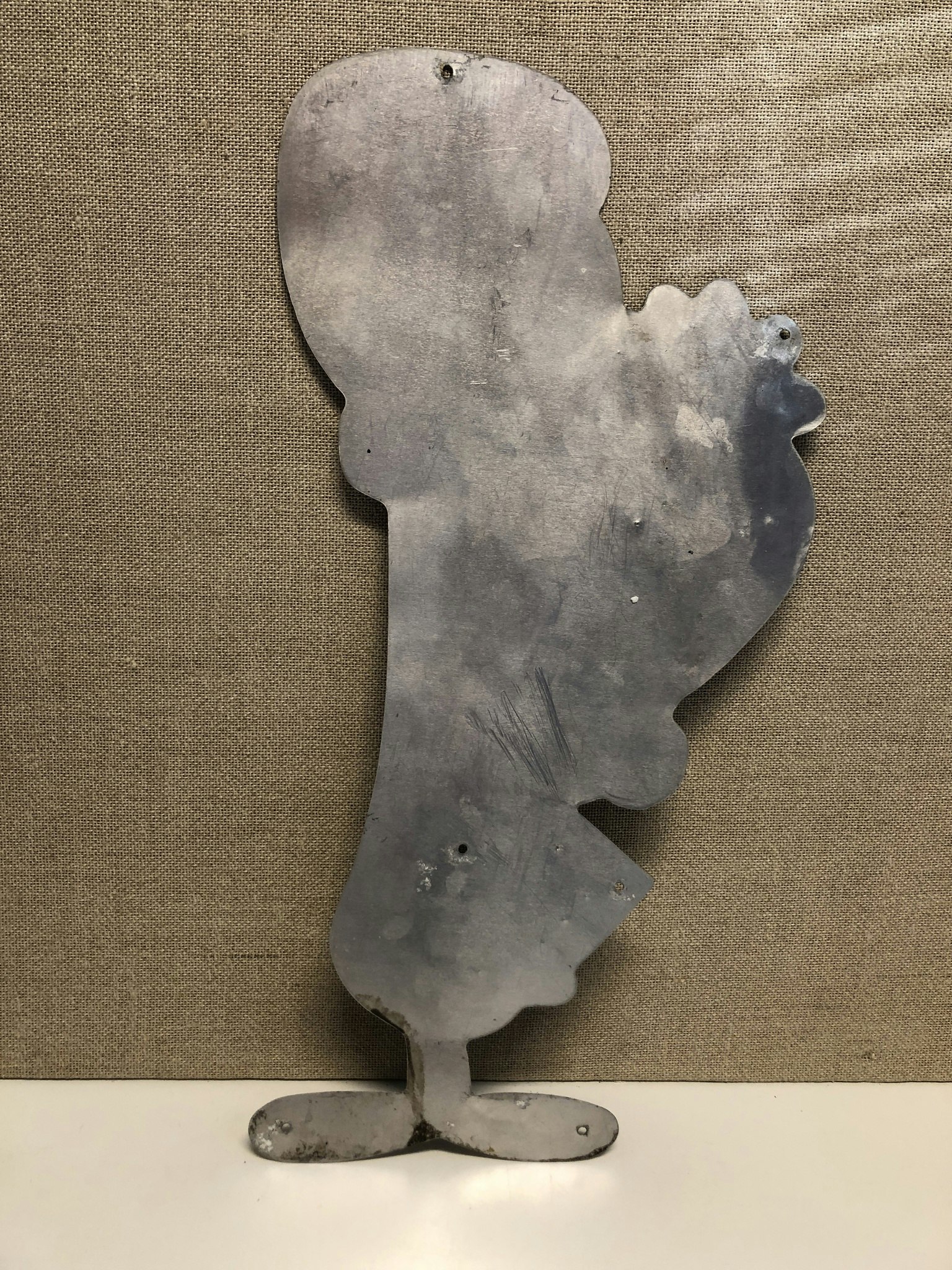 REKLAMSKYLT, aluminium, BP, "Pyssling", 1900-talets andra hälft.
