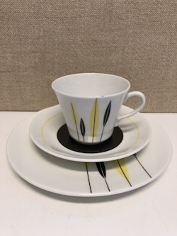 KAFFEKOPP MED FAT SAMT ASSIETT, "Bali", Rörstand, 1900-talets mitt.
