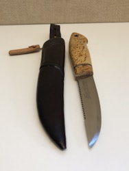 SÖREN NORBERG. Kniv, björk/läder, blad Frost Mora, signerad, 19/2000-tal.