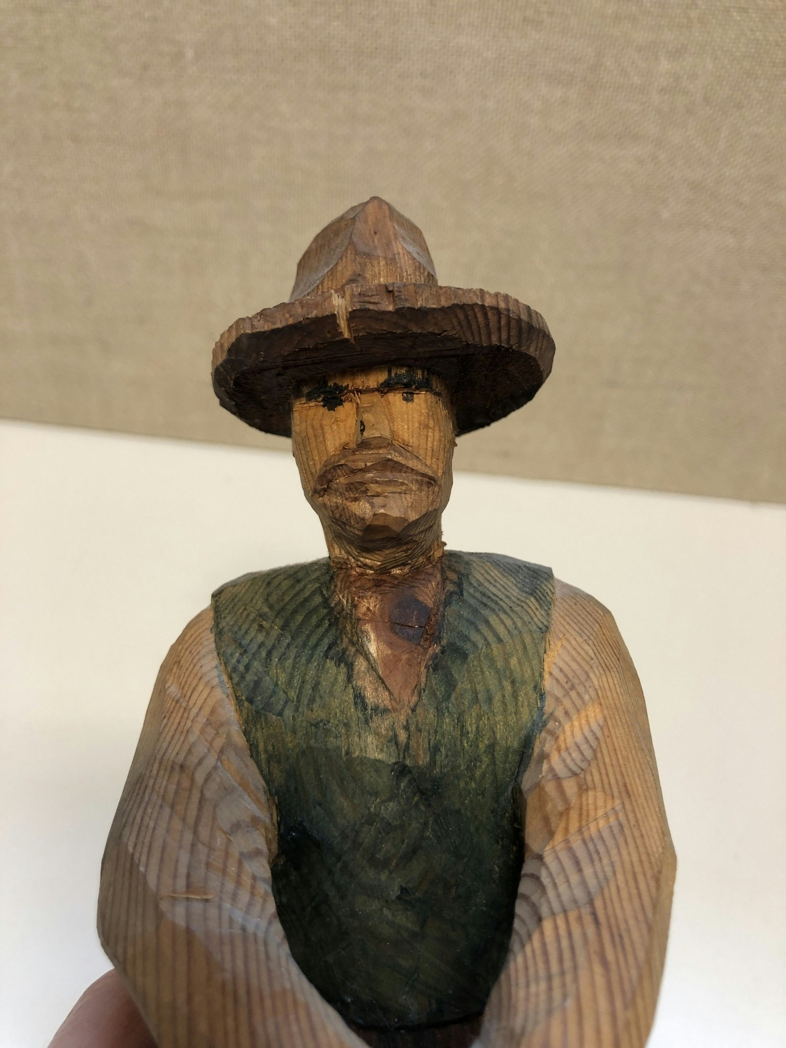 TRÄSKULPTUR, Cowboy, signerad E.D. 1940-tal