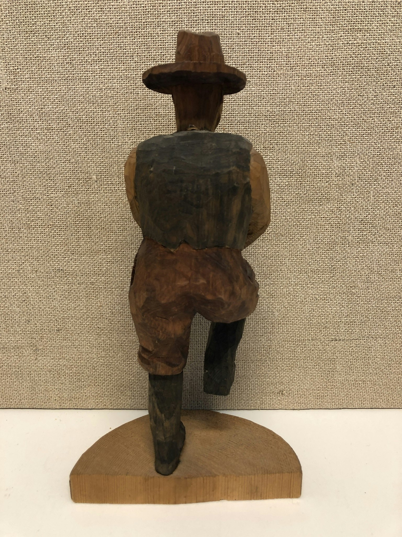 TRÄSKULPTUR, Cowboy, signerad E.D. 1940-tal