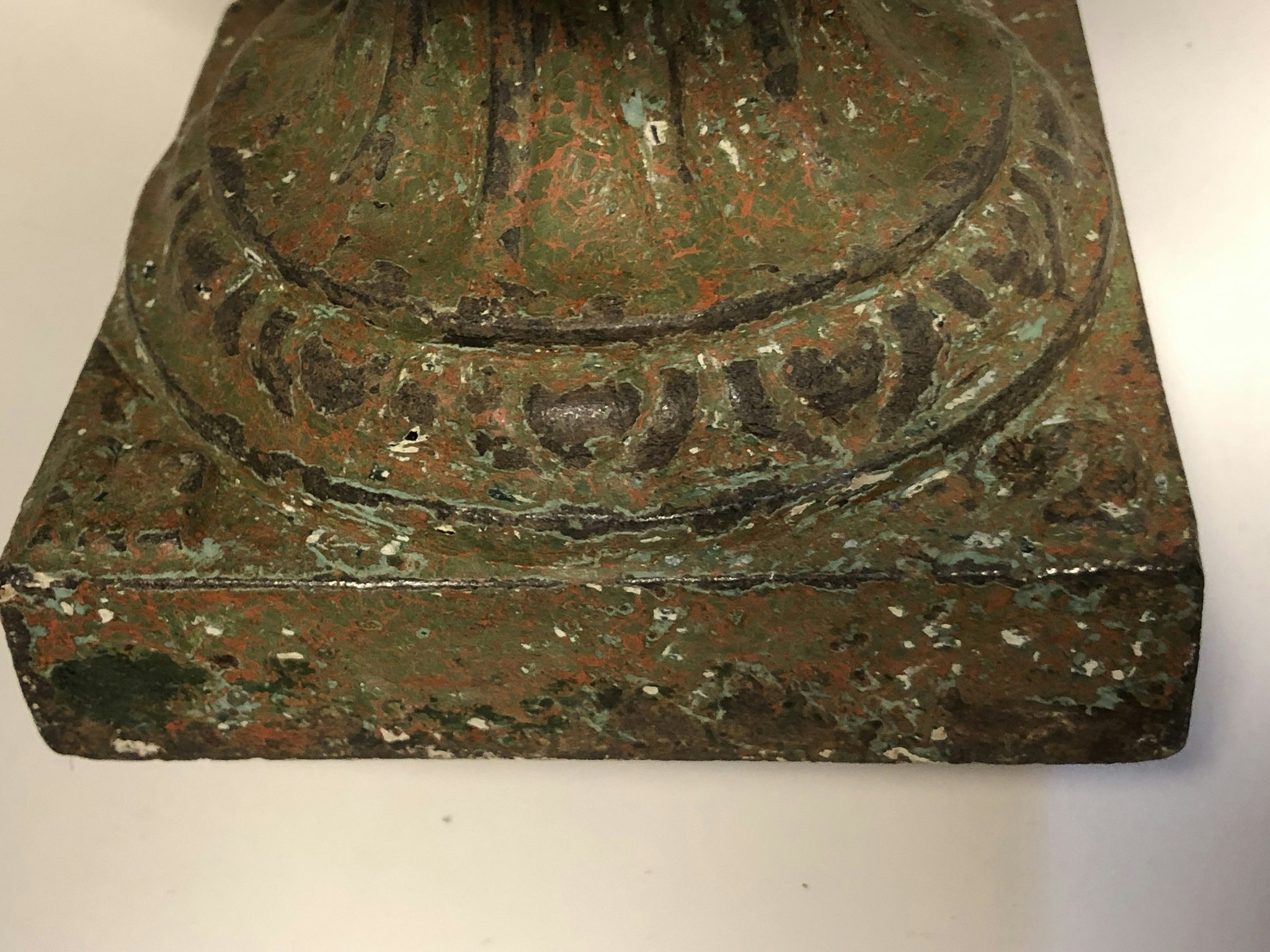 TRÄDGÅRDSURNOR, ett par, gjutjärn, 18/1900-tal.