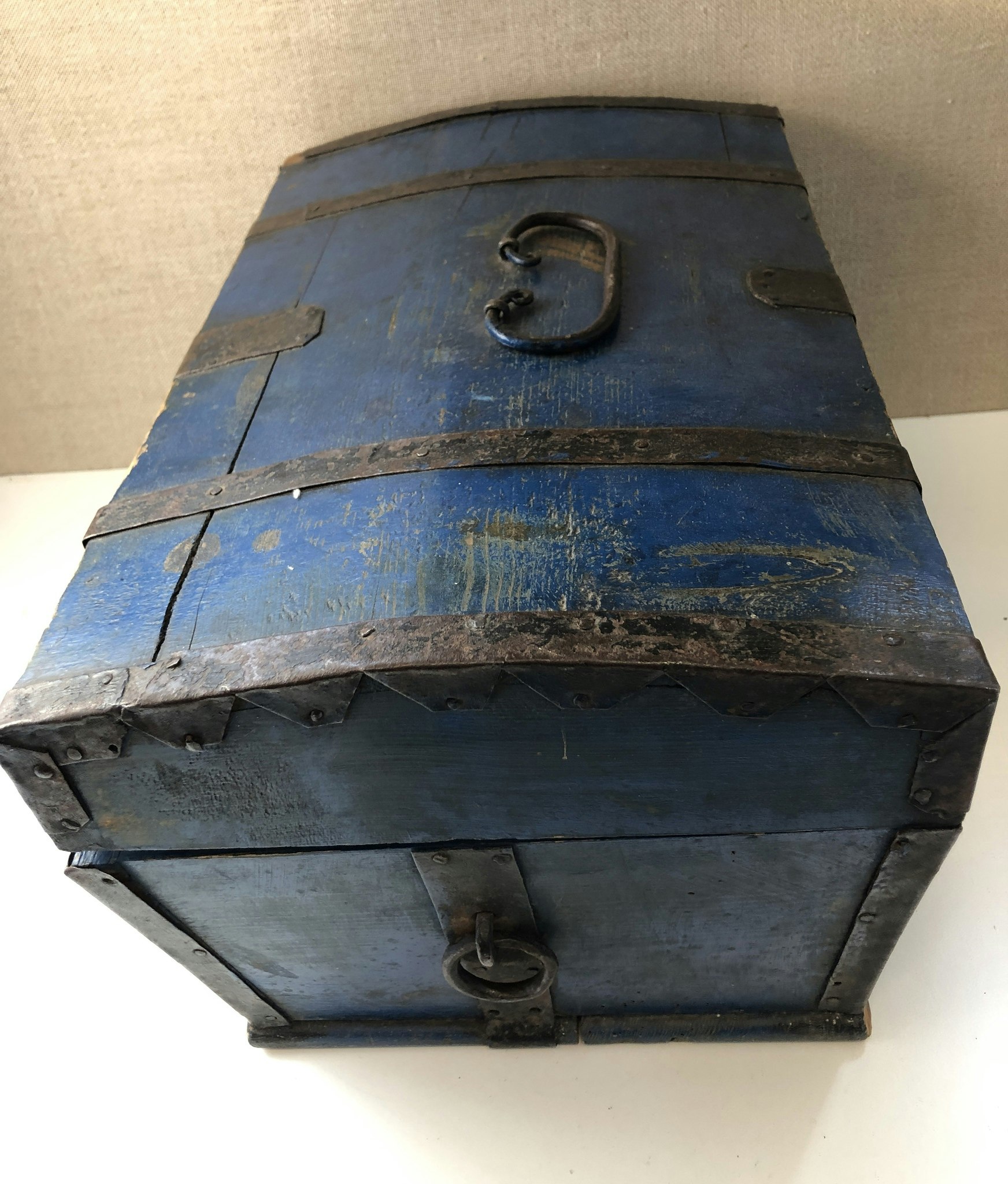 SKRIN, bemålad furu, 1800-tal.
