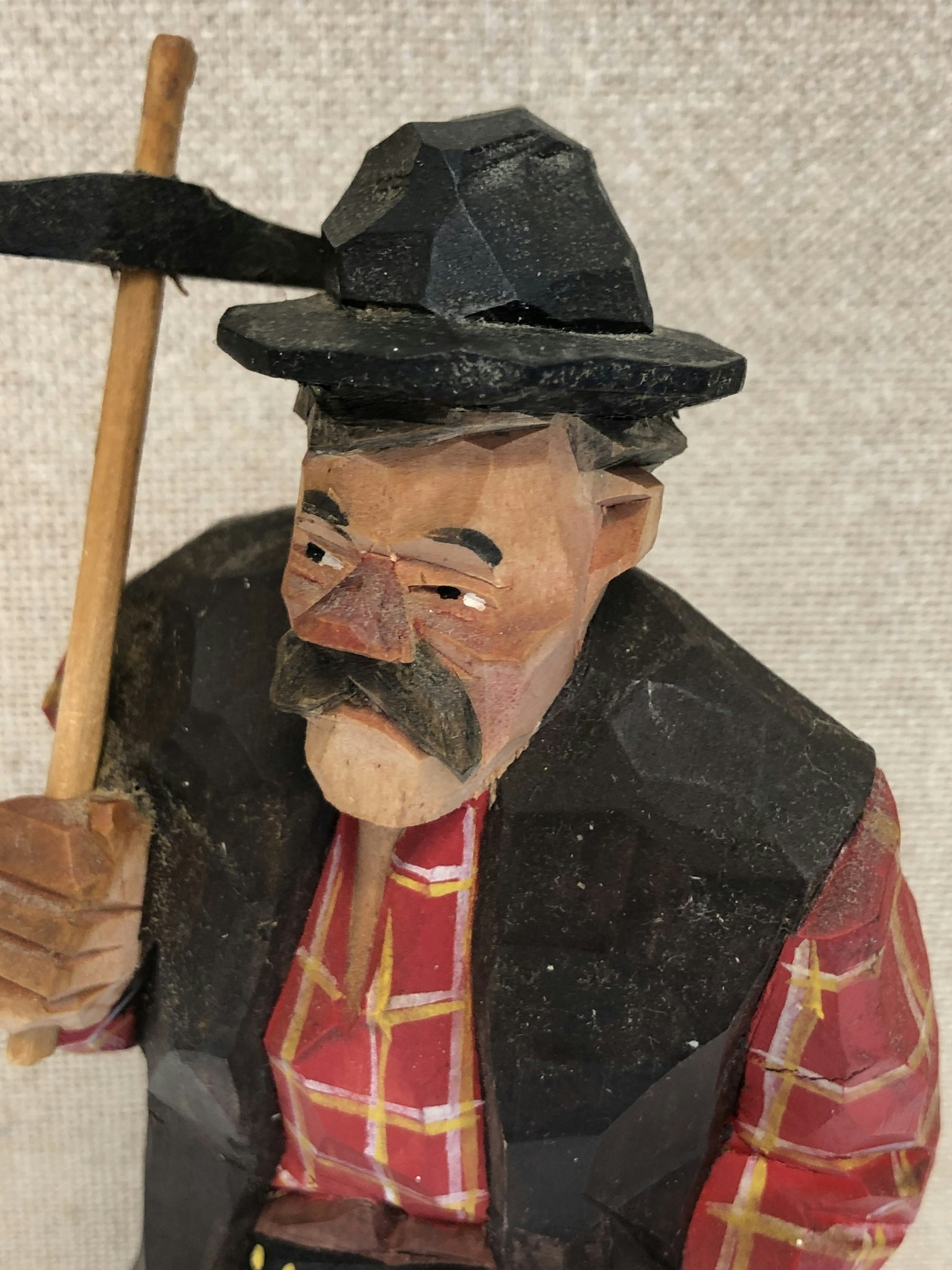 SKULPTUR, trä, bergsman, osignerad.