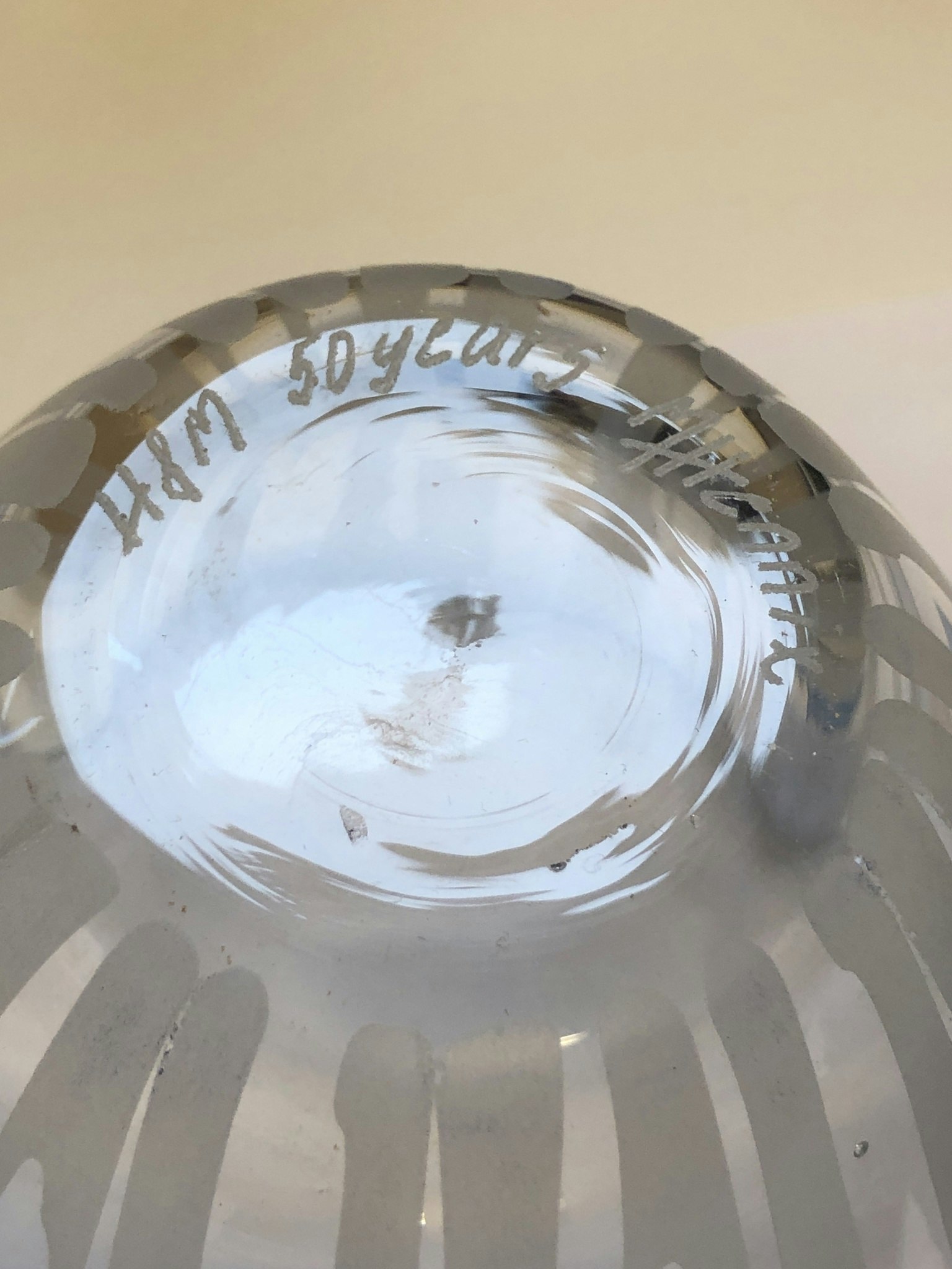 MARGARETA HENNIX. Skål, glas, H&M 50 years, Rejmyre, originalkartong, signerad.
