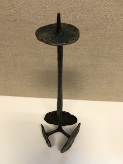 LJUSSTAKE, brons, 1900-talets andra hälft.
