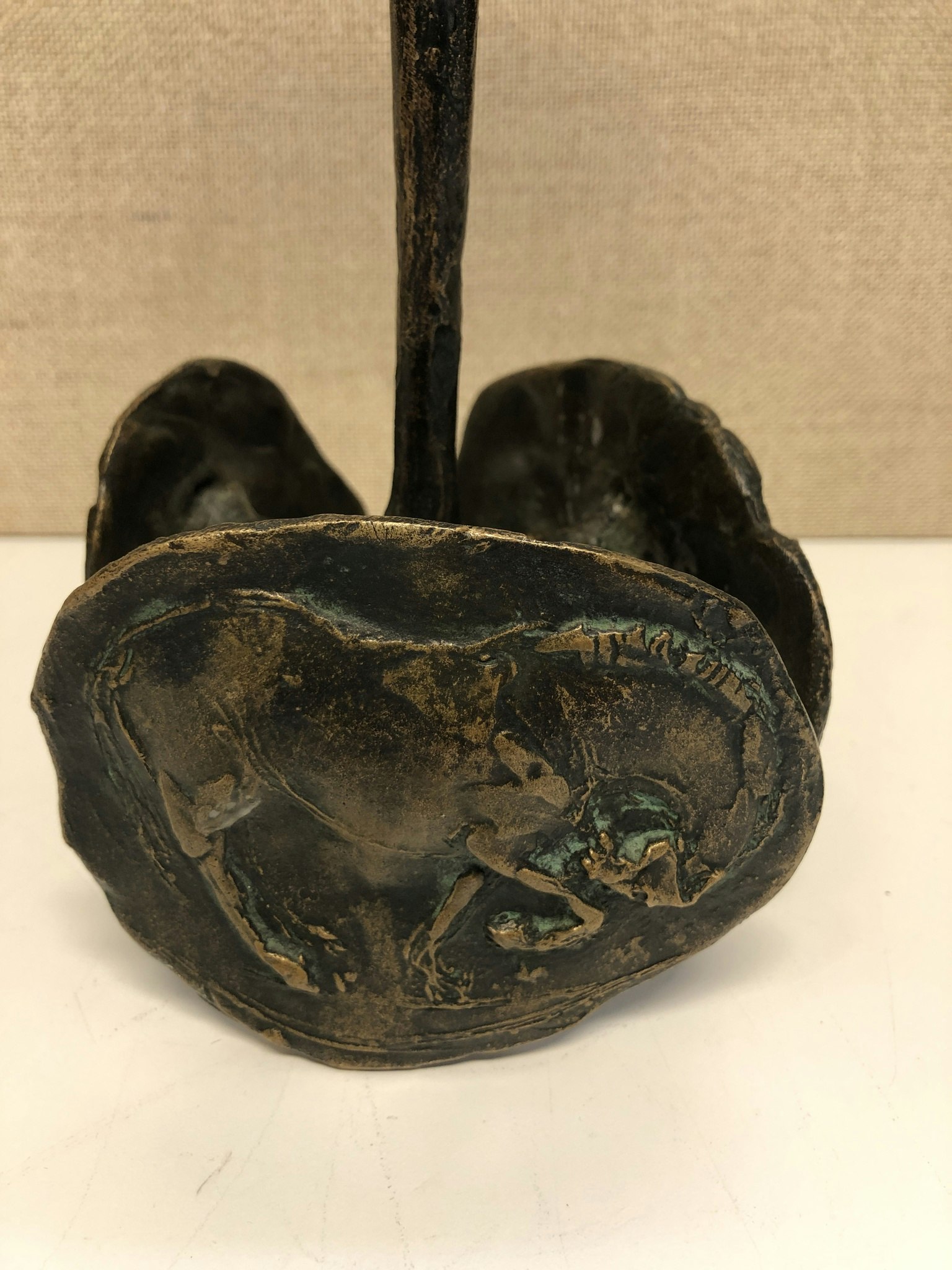 LJUSSTAKE, brons, 1900-talets andra hälft.