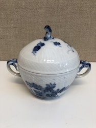 SOCKERSKÅKL, porslin, " Blå Blomster", Royal Copenhagen, Danmark.
