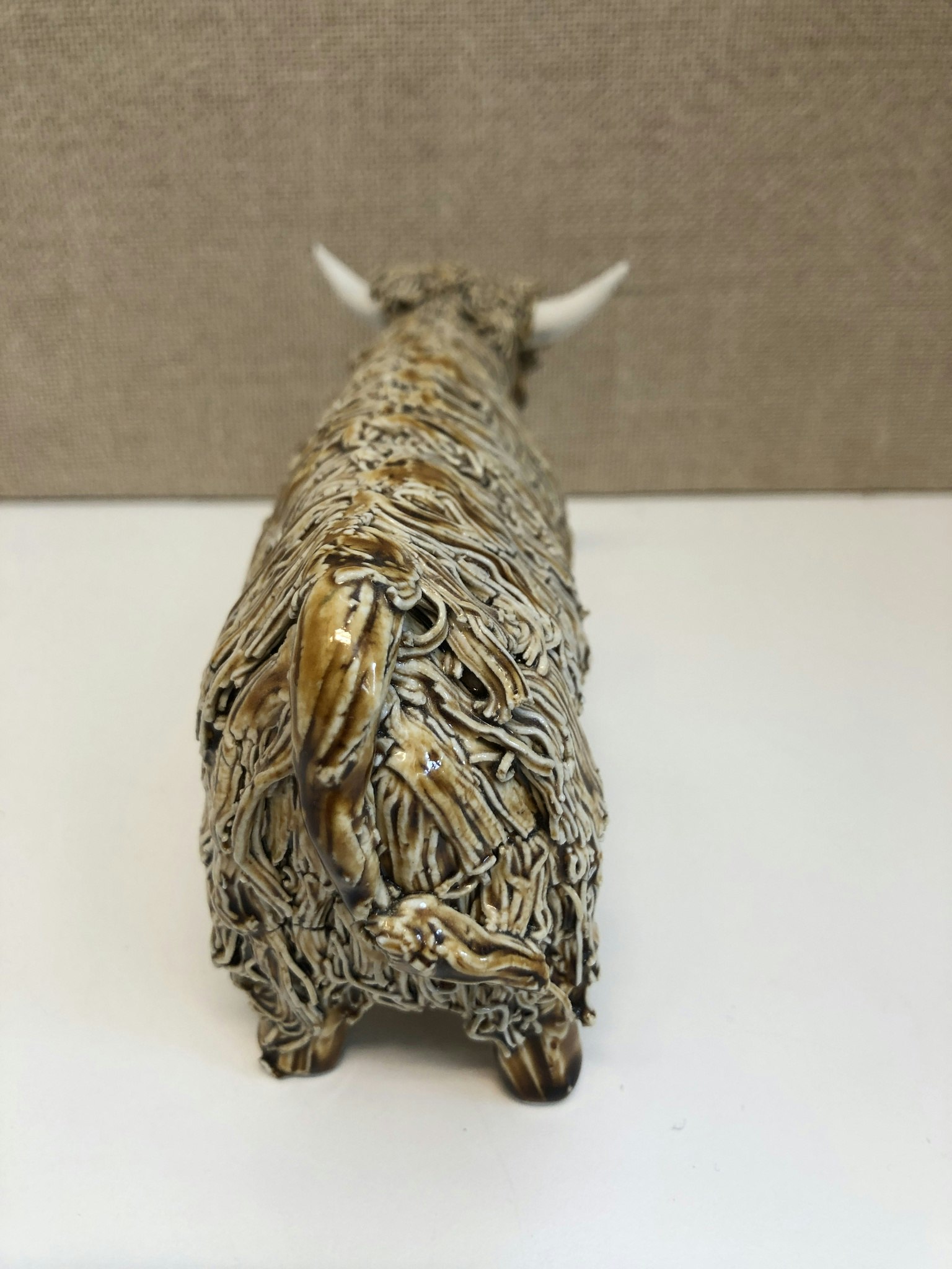 FIGURIN, porslin, " Highland ko", Castlewynd Studios, Scotland.