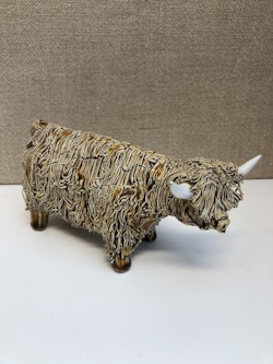 FIGURIN, porslin, " Highland ko", Castlewynd Studios, Scotland.