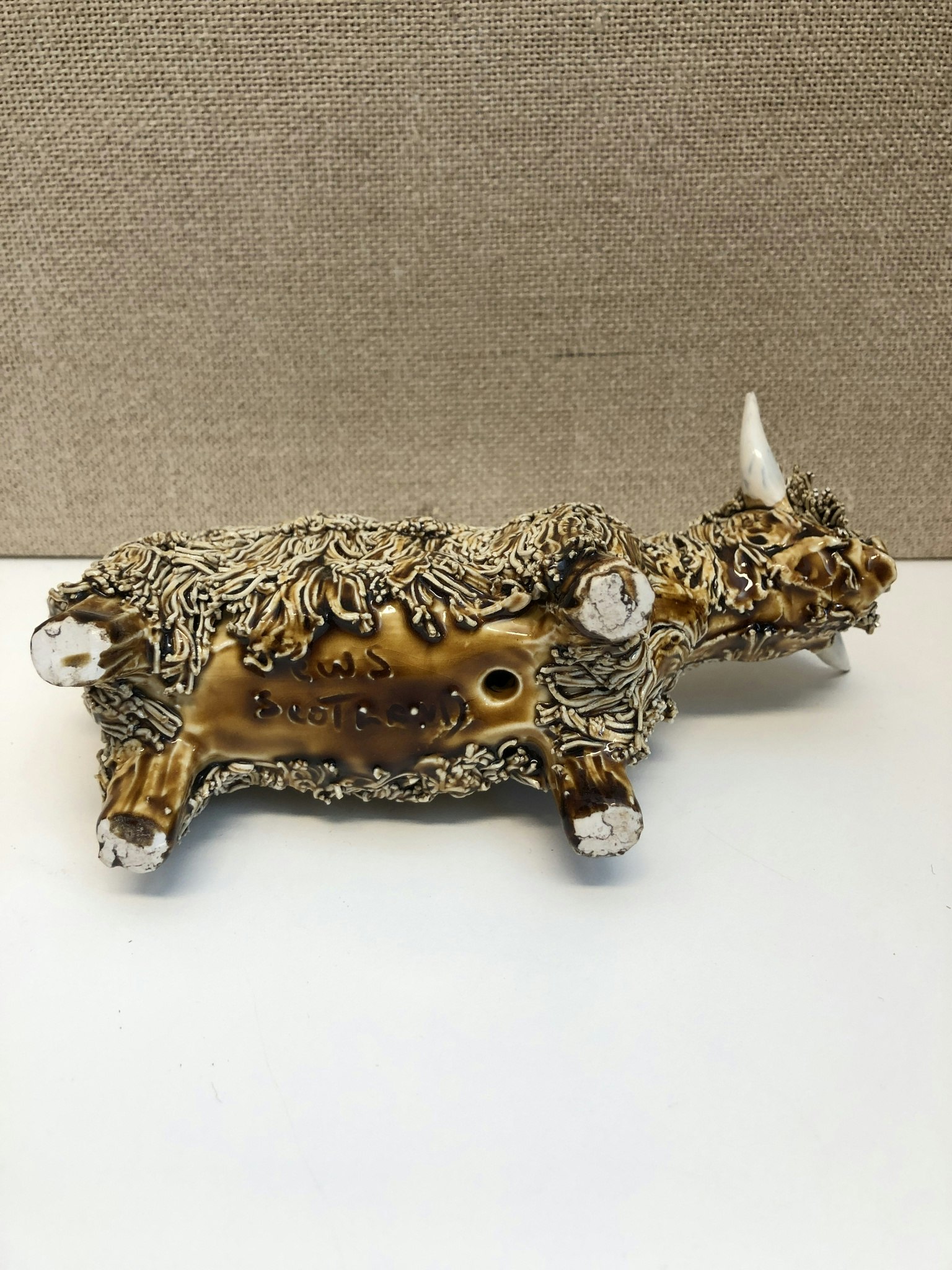 FIGURIN, porslin, " Highland ko", Castlewynd Studios, Scotland.