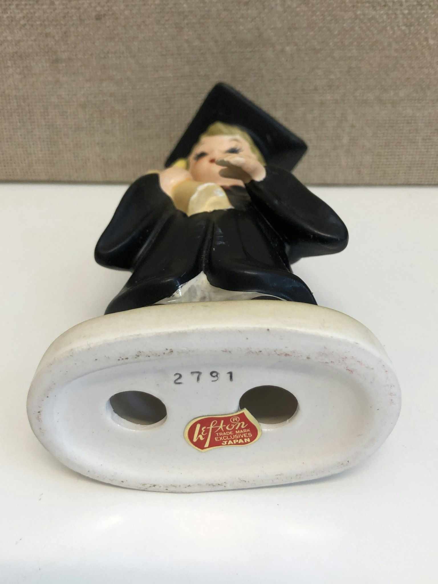 FIGURIN, porslin, " Student", Lefton, Japan, 1900-talets andra hälft.