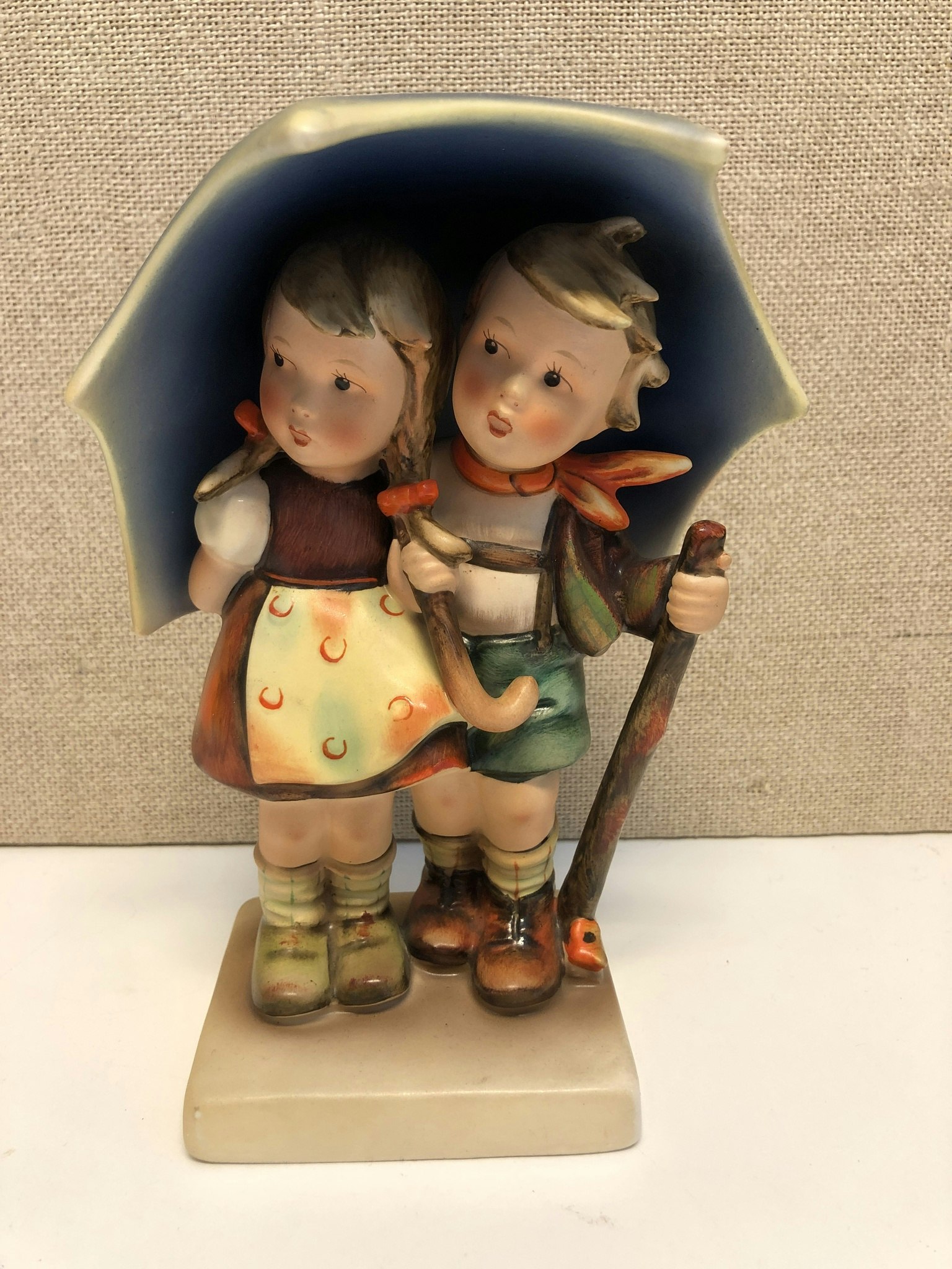 FIGURIN, porslin, Hummel, Goebel, Germany.