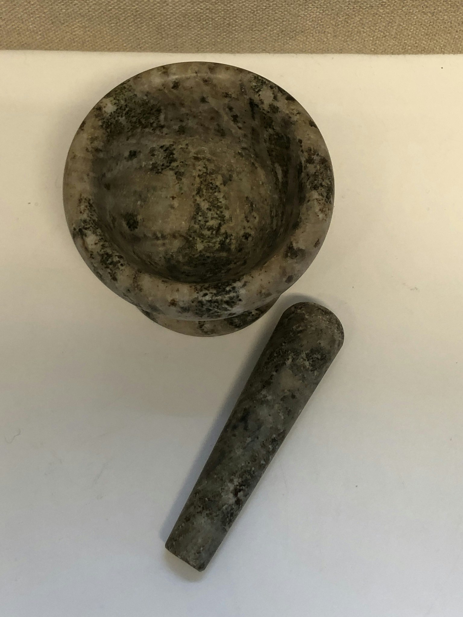 MORTEL MED STÖT, marmor, 1900-talets andra hälft.