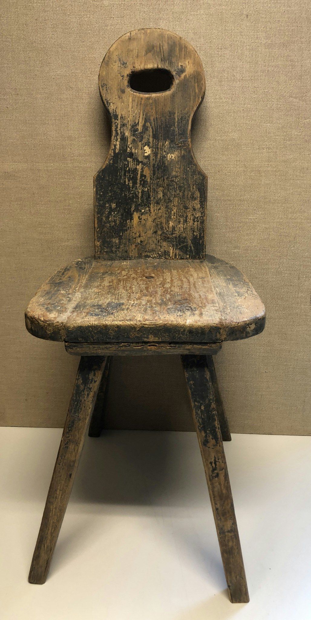 FAIRY CHAIR, painted pine, peasant, 19th century.