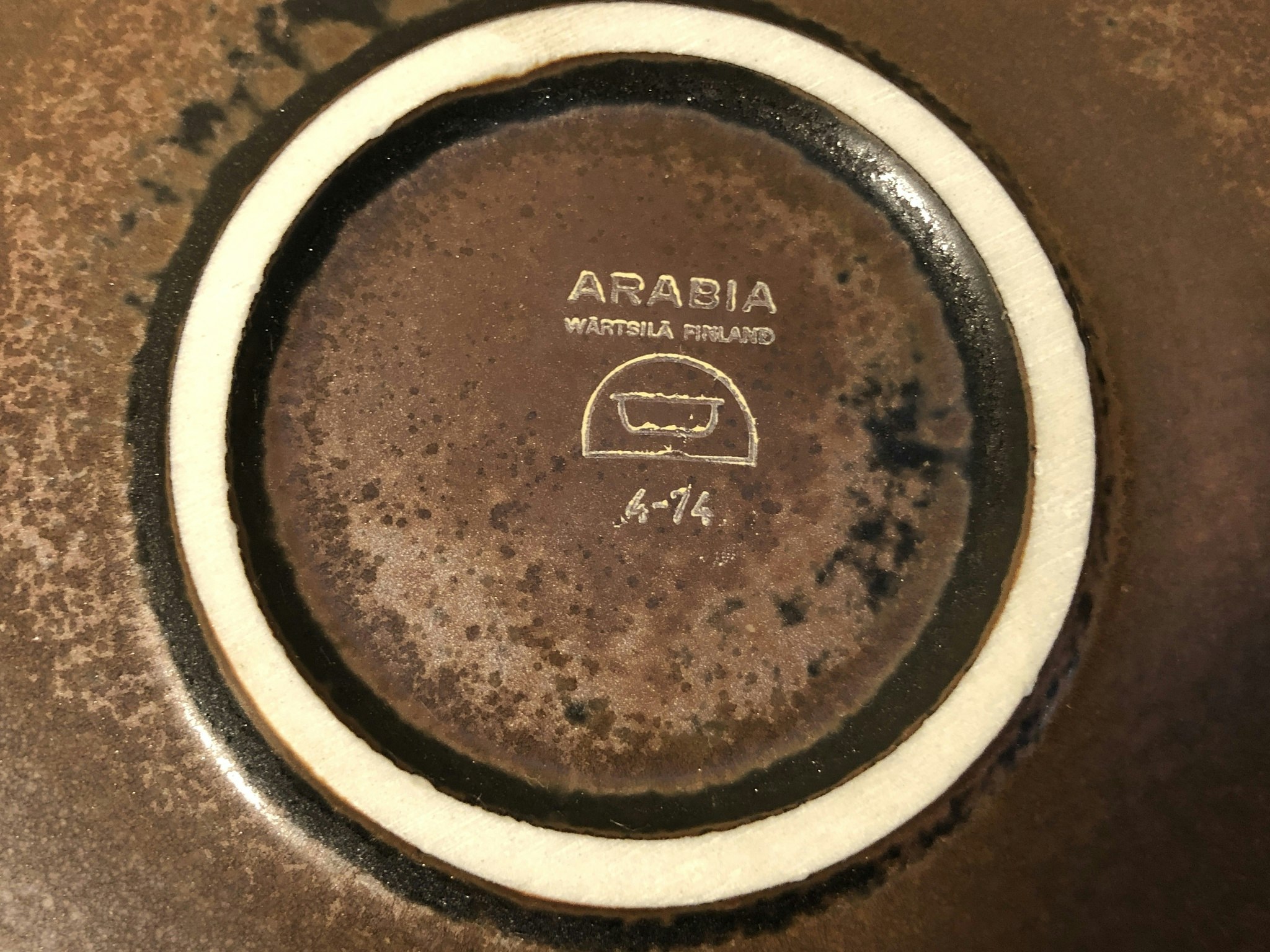 ULLA PROCOPÉ. Karott med lock stengods "Ruska", Arabia.