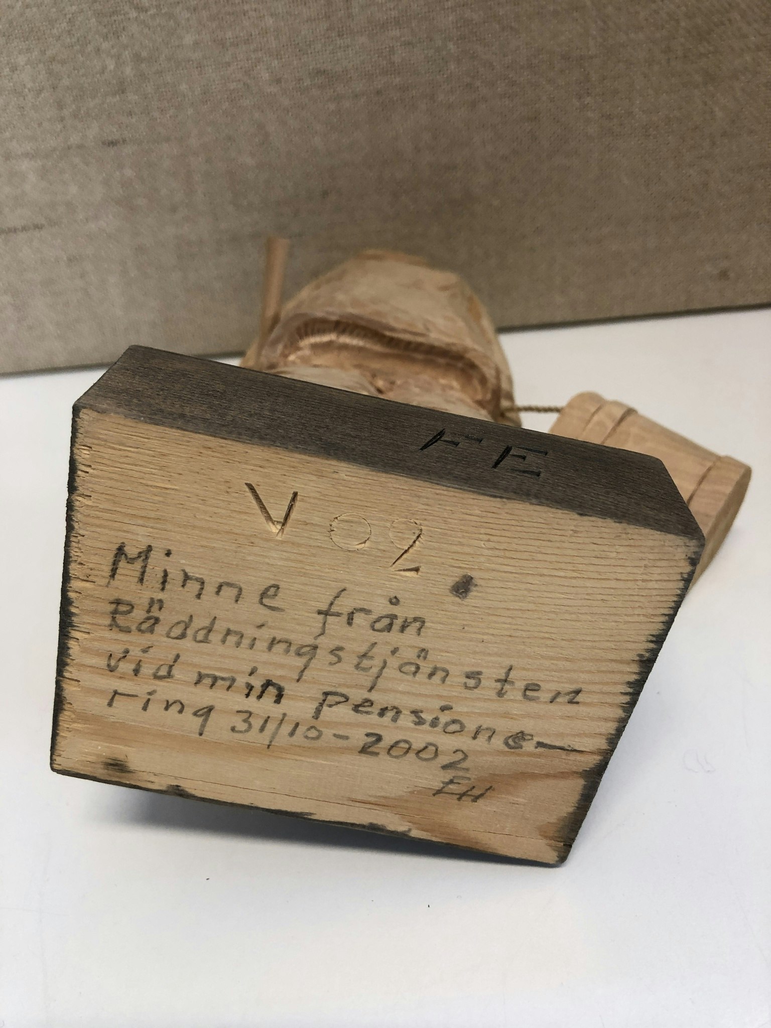 SKULPTUR, trä, "Brandman", monogramsignerad FE.