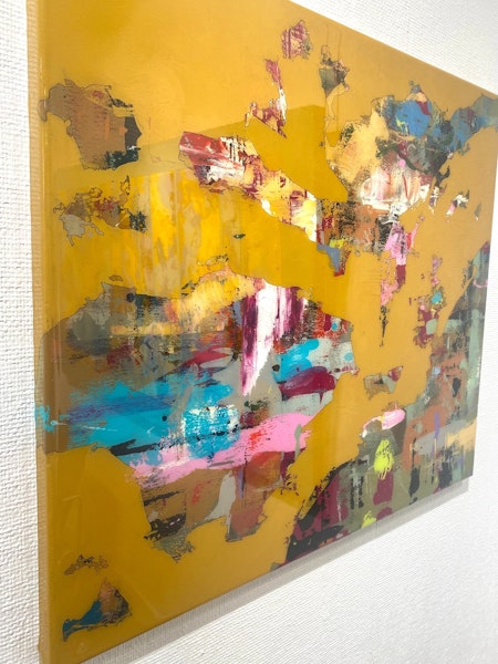 "Border on Yellow" av Crisis, Akryl & Resin på duk, 70x60cm