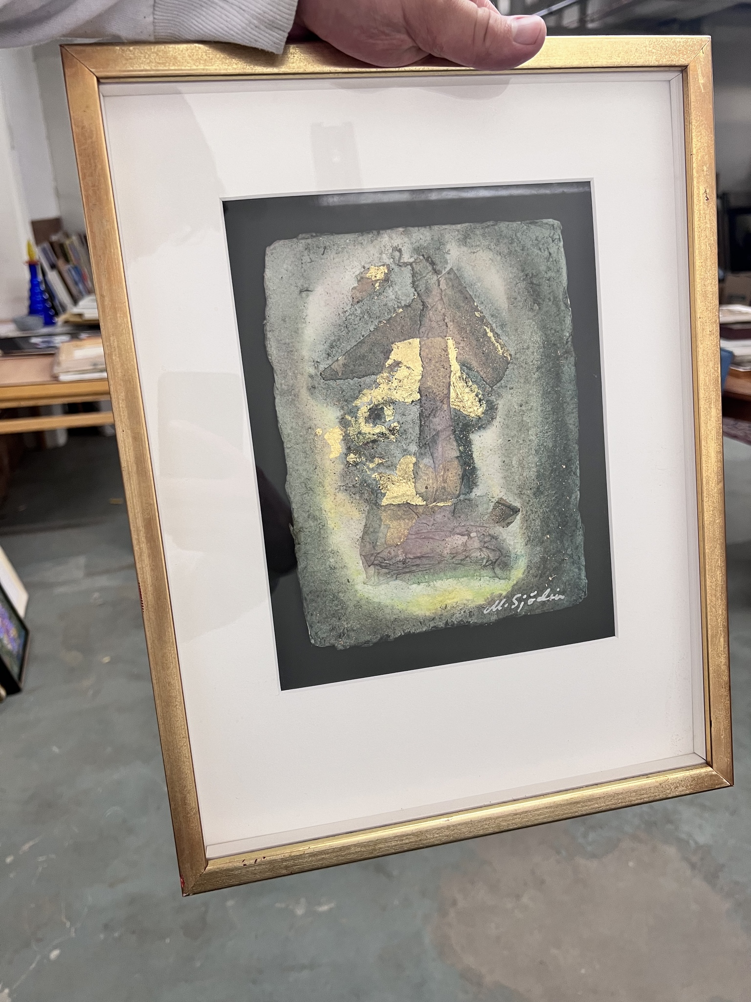 "Collage med bladguld" Blandteknik av Margareta Sjödin. 31x40 cm