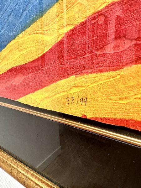 "Ingen titel" Inramad gravyr av Bengt Lindström. Nr 38/99. 83x103 cm.