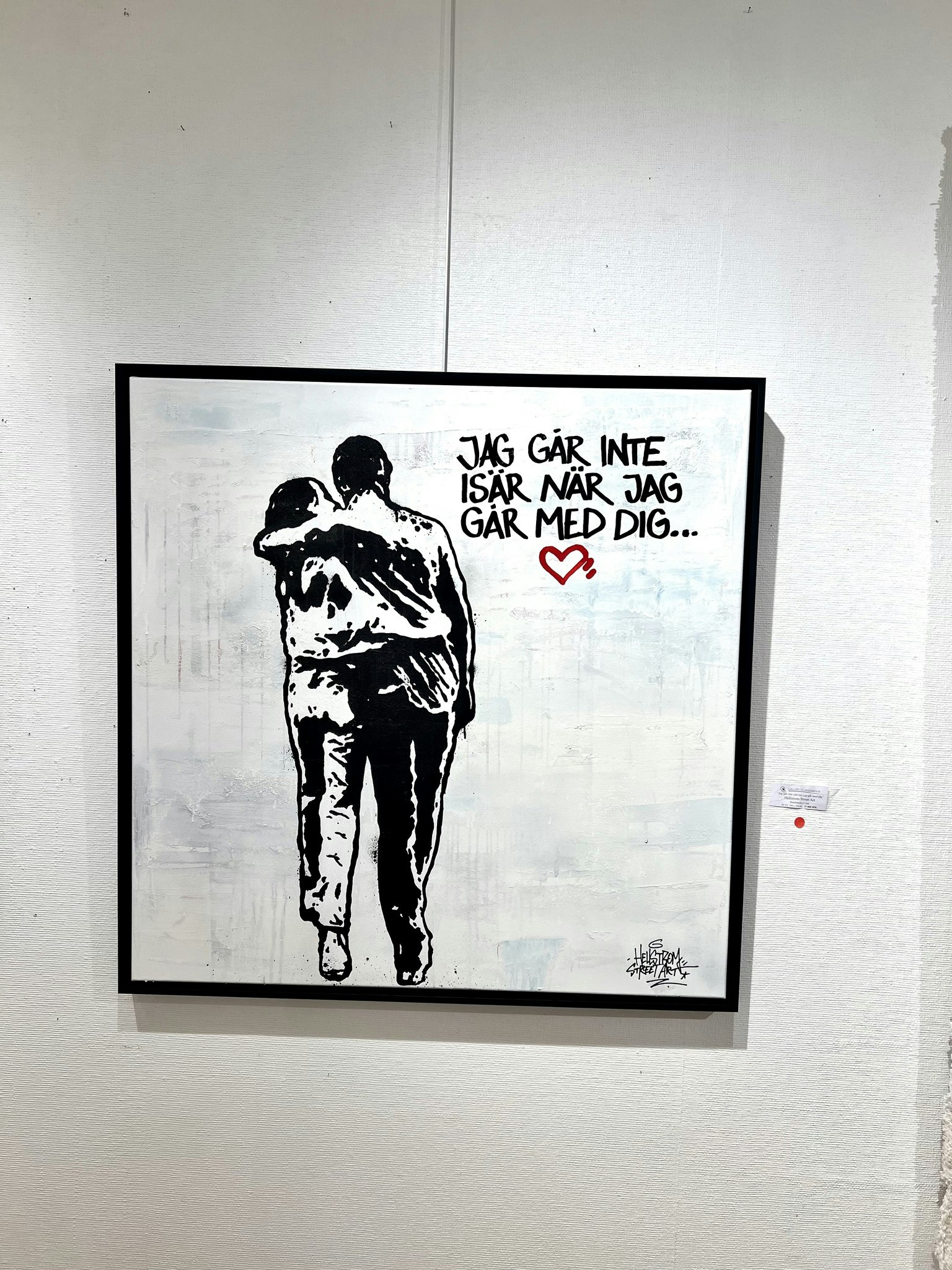 "Jag går inte isär när jag går med dig”  Blandteknik på duk av Hellstrom Street Art  104 x 104 cm