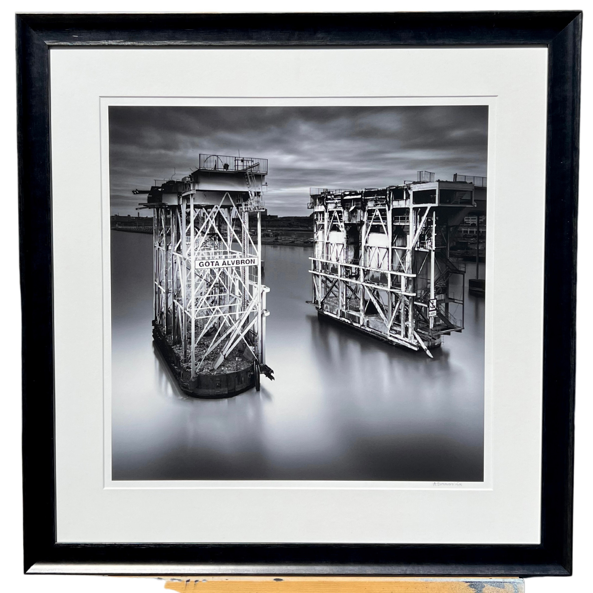 "Gota Alv Bridge" Foto av Anders Hammarström ur Light & Hope serien. 73x74 cm