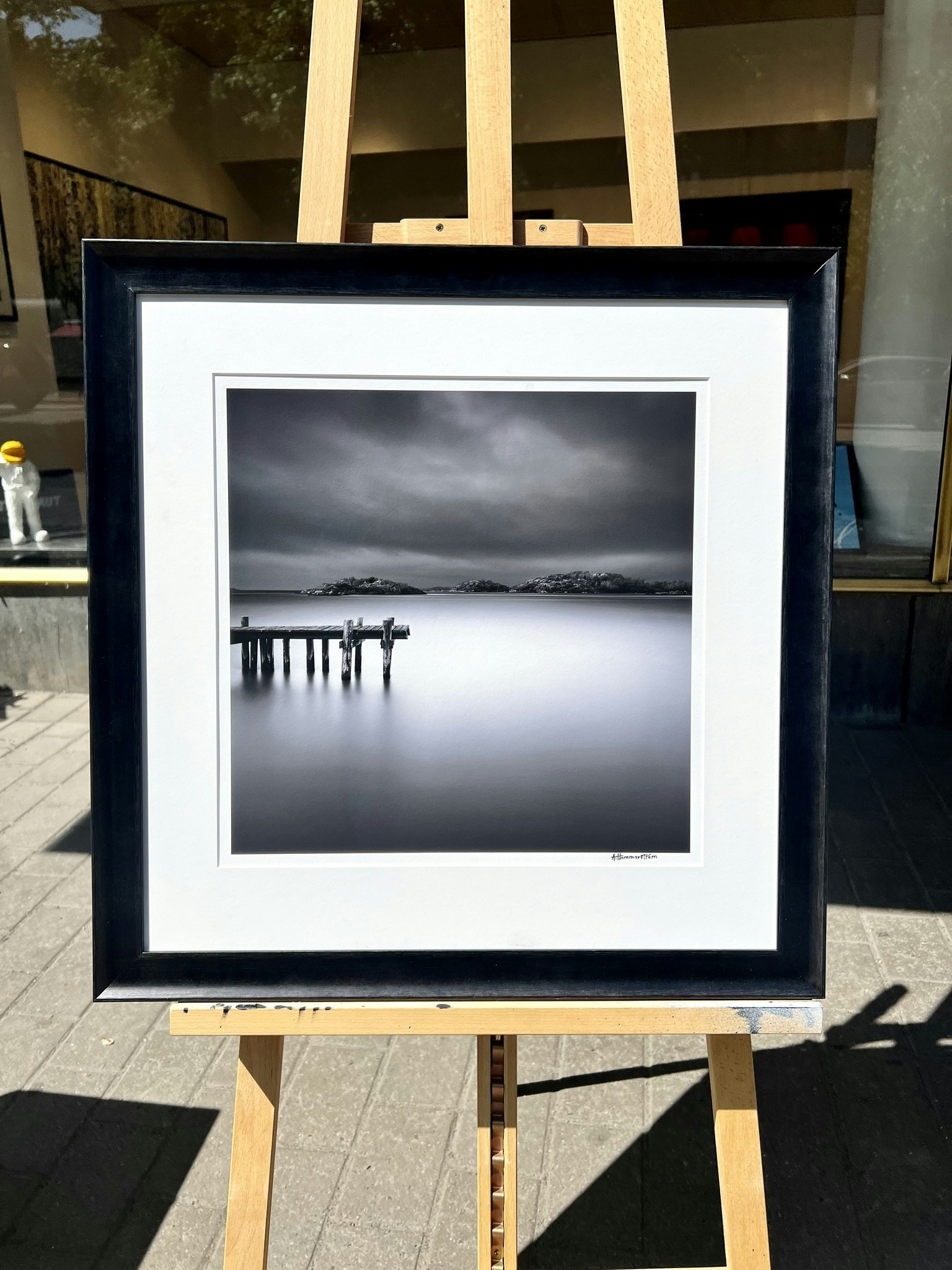 "Wooden Pier" Foto av Anders Hammarström ur Light & Tranquility serien. 63 x 65 cm