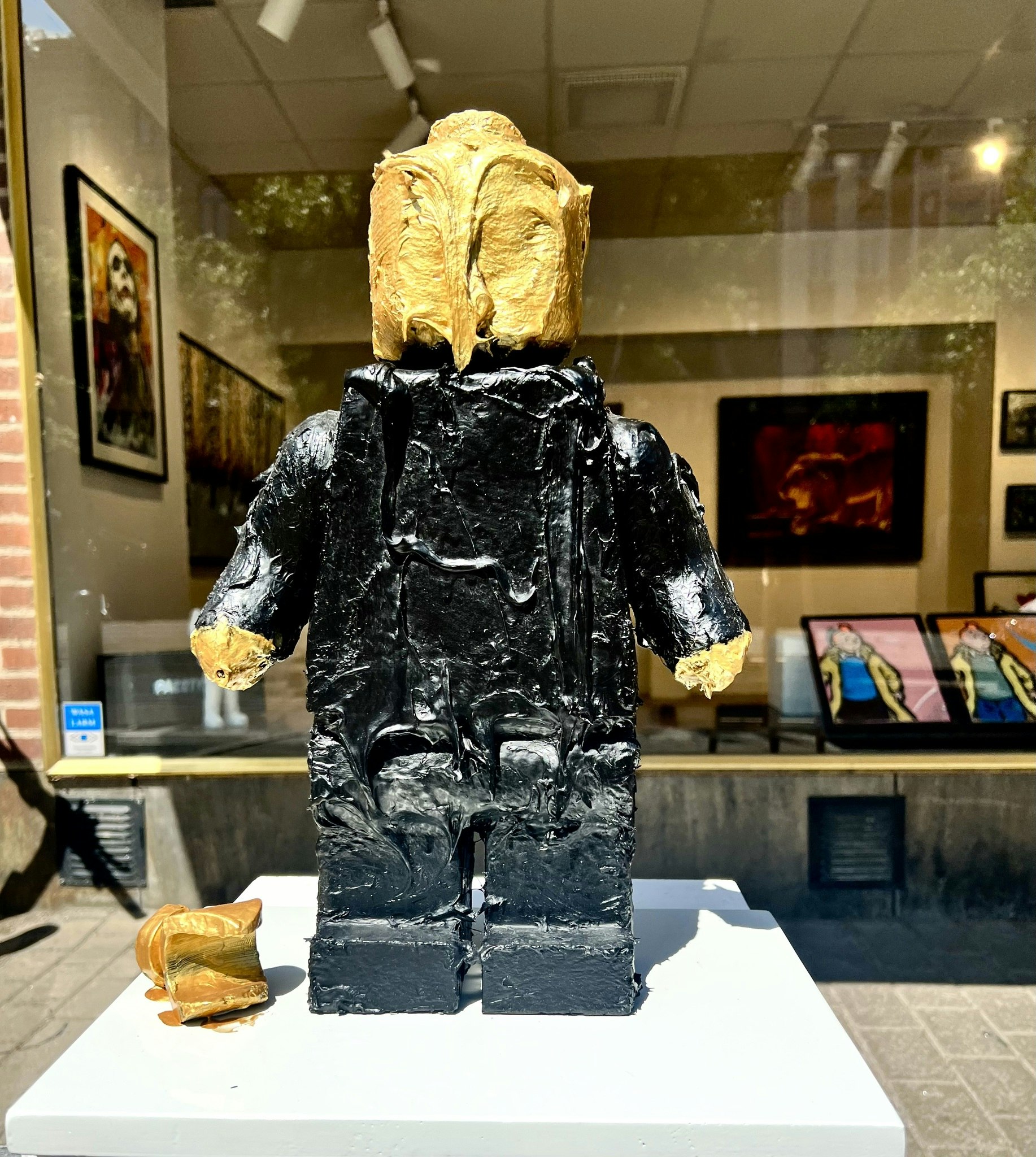 "Melted Lego Black/Gold" Skulptur av Adam Ström. H. 43