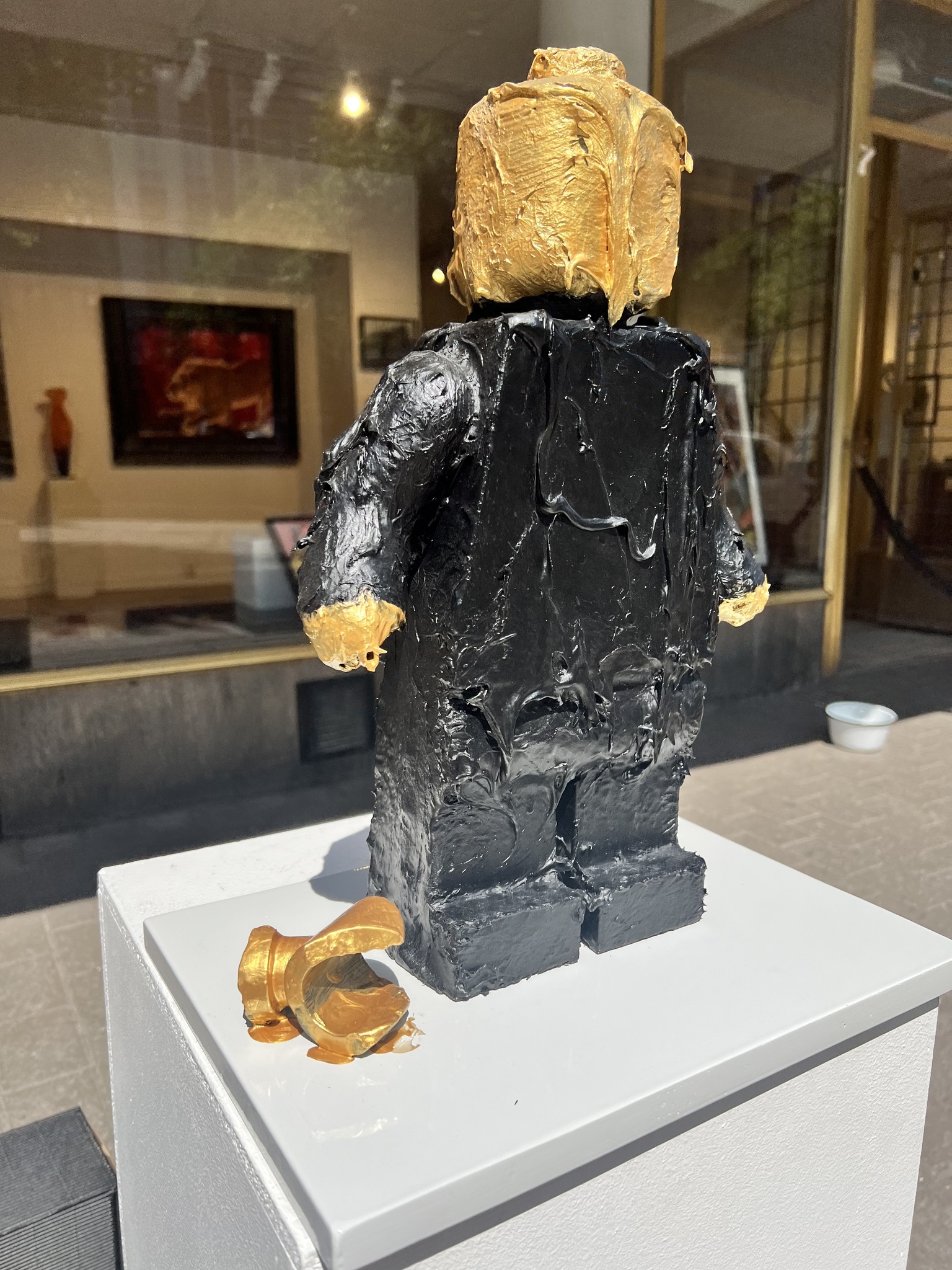 "Melted Lego Black/Gold" Skulptur av Adam Ström. H. 43