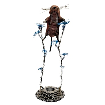 "Pärlgåvan" Unik skulptur i metallskrot av Kristian Saapunki. Höjd 30 cm