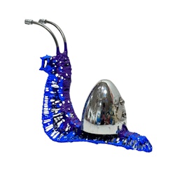 "Skrotig snäcka blå" Unik skulptur i metallskrot av Kristian Saapunki. Höjd 16 cm