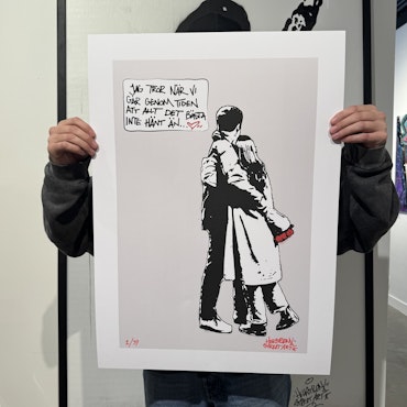 "Jag tror när vi går genom tiden..."  Litografi av Hellstrom Street Art. 50x70 cm