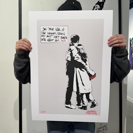 "Jag tror när vi går genom tiden..."  Litografi av Hellstrom Street Art. 50x70 cm