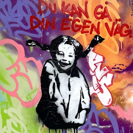 Du kan gå din egen väg, Blandteknik på duk av Hellstrom Street Art & PLIS, 80x100 cm