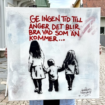 Ge ingen tid till ånger, Blandteknik på duk av Hellstrom Street Art, 60x60 cm