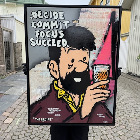 "The recipe" av Mike Blomqvist, blandteknik med sprayfärg och akryl på duk med målad träram, 64x84 cm.